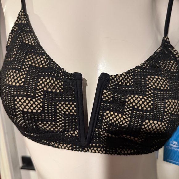 Cupshe Black Bikini with High-Waisted Design - Picture 2 of 5